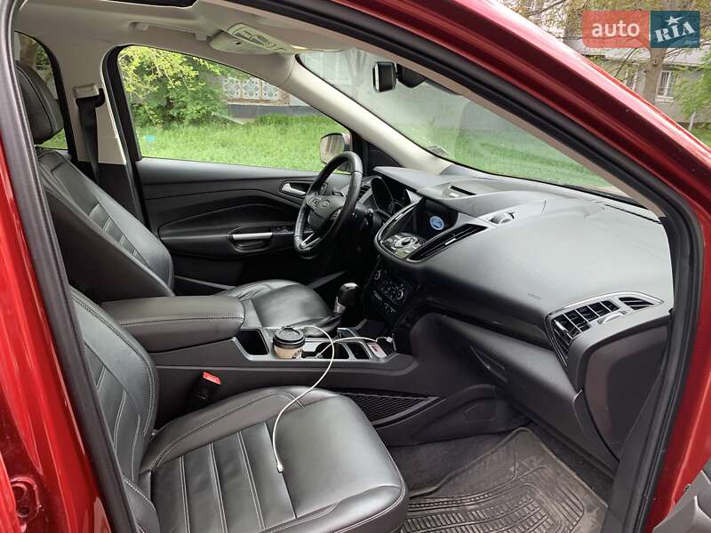 Внедорожник / Кроссовер Ford Escape 2016 в Одессе