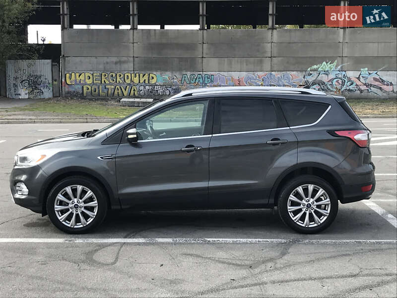 Внедорожник / Кроссовер Ford Escape 2018 в Полтаве