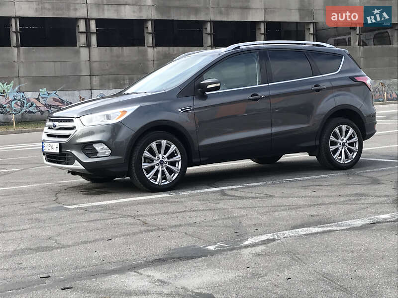 Внедорожник / Кроссовер Ford Escape 2018 в Полтаве