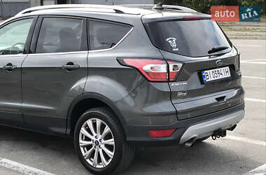Внедорожник / Кроссовер Ford Escape 2018 в 