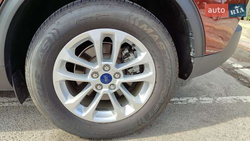 Внедорожник / Кроссовер Ford Escape 2021 в Киеве