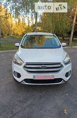 Позашляховик / Кросовер Ford Escape 2017 в Рівному