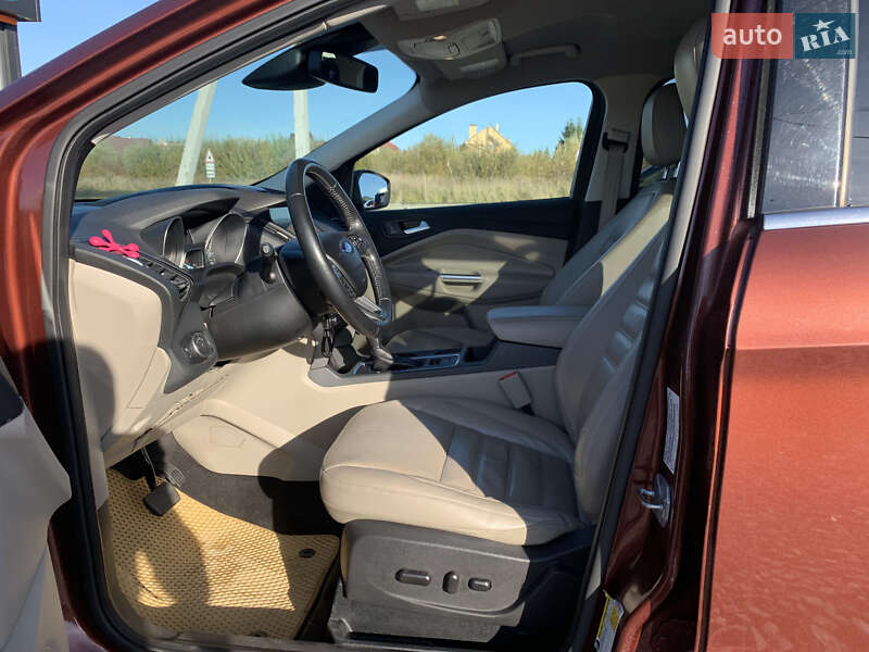 Внедорожник / Кроссовер Ford Escape 2017 в Львове