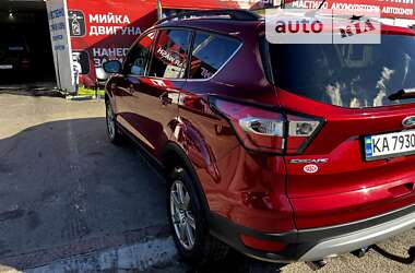 Внедорожник / Кроссовер Ford Escape 2017 в 