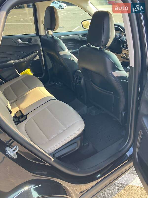 Внедорожник / Кроссовер Ford Escape 2021 в Киеве