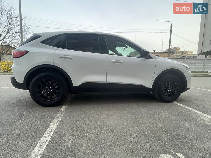 Внедорожник / Кроссовер Ford Escape 2020 в Киеве