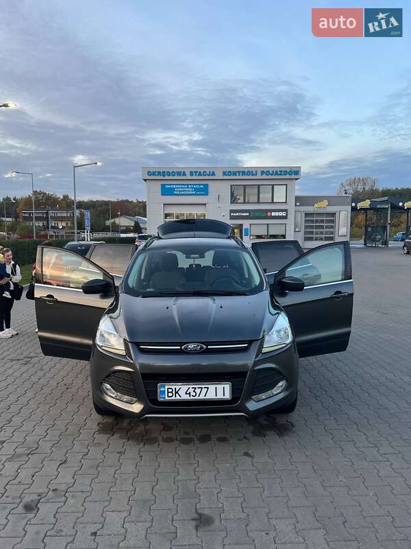 Внедорожник / Кроссовер Ford Escape 2016 в Дубно