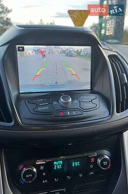 Внедорожник / Кроссовер Ford Escape 2016 в 
