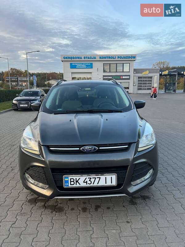 Внедорожник / Кроссовер Ford Escape 2016 в Дубно