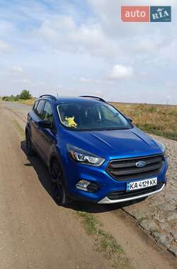 Внедорожник / Кроссовер Ford Escape 2017 в Первомайске