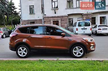 Позашляховик / Кросовер Ford Escape 2016 в Чернігові