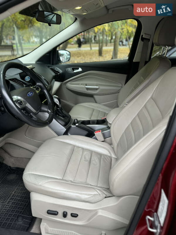 Внедорожник / Кроссовер Ford Escape 2016 в Одессе