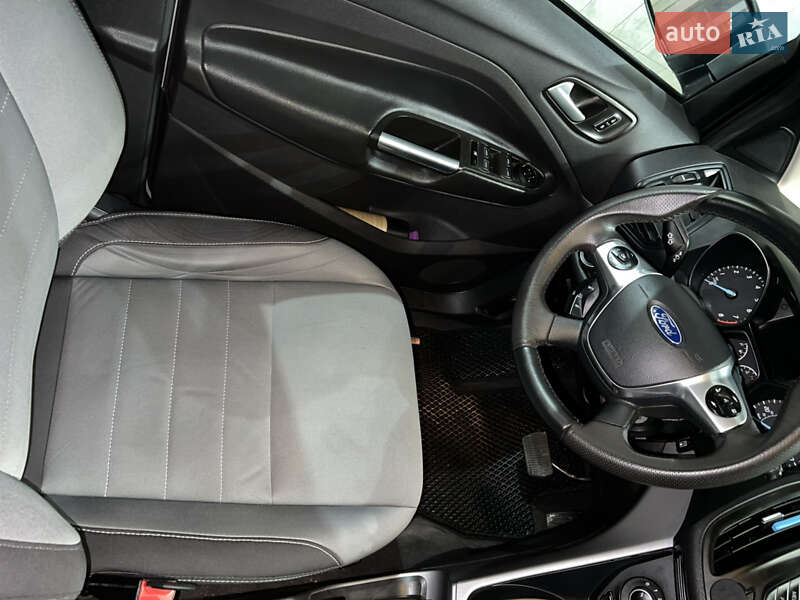 Позашляховик / Кросовер Ford Escape 2016 в Одесі