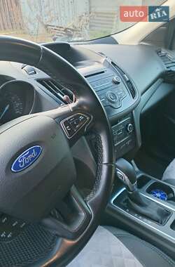 Позашляховик / Кросовер Ford Escape 2016 в Львові