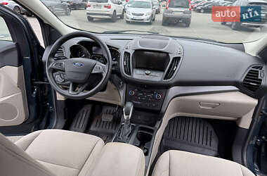 Внедорожник / Кроссовер Ford Escape 2018 в 