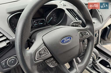 Внедорожник / Кроссовер Ford Escape 2018 в 
