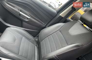Внедорожник / Кроссовер Ford Escape 2014 в 