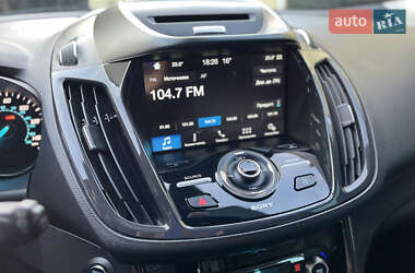Внедорожник / Кроссовер Ford Escape 2015 в 