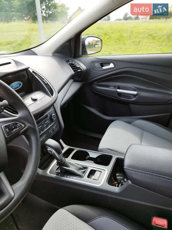 Внедорожник / Кроссовер Ford Escape 2018 в Львове
