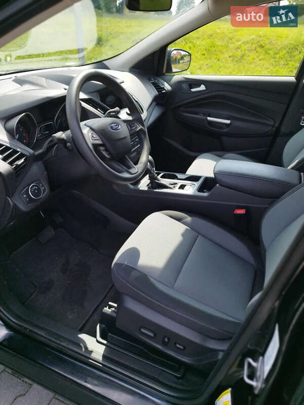 Внедорожник / Кроссовер Ford Escape 2018 в Львове