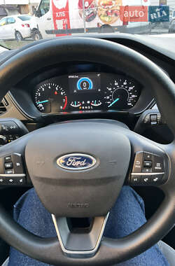 Внедорожник / Кроссовер Ford Escape 2021 в 