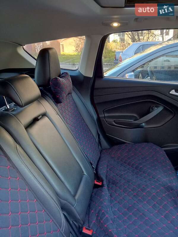 Внедорожник / Кроссовер Ford Escape 2013 в Стрые