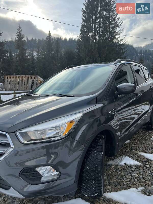 Внедорожник / Кроссовер Ford Escape 2018 в Буковеле