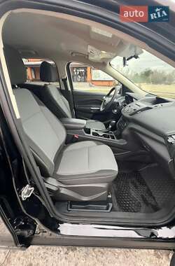 Внедорожник / Кроссовер Ford Escape 2016 в 