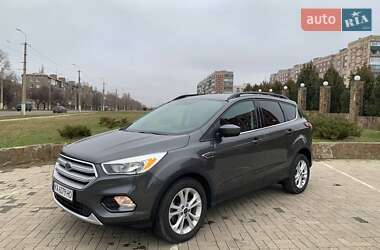 Внедорожник / Кроссовер Ford Escape 2017 в 