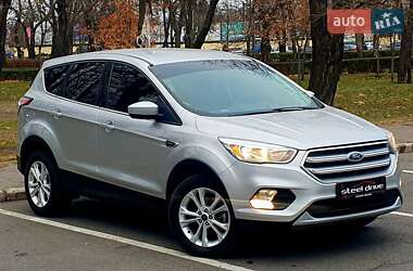 Внедорожник / Кроссовер Ford Escape 2017 в Николаеве