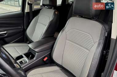 Внедорожник / Кроссовер Ford Escape 2016 в 