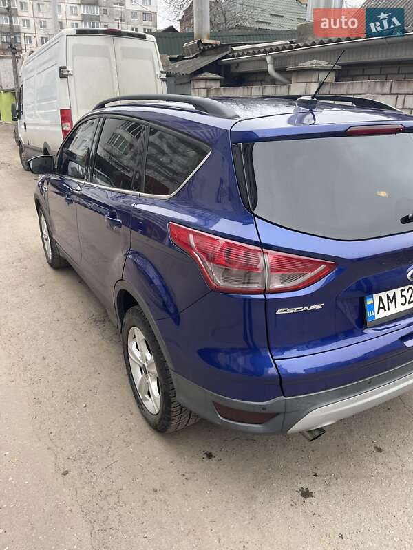 Внедорожник / Кроссовер Ford Escape 2015 в Житомире
