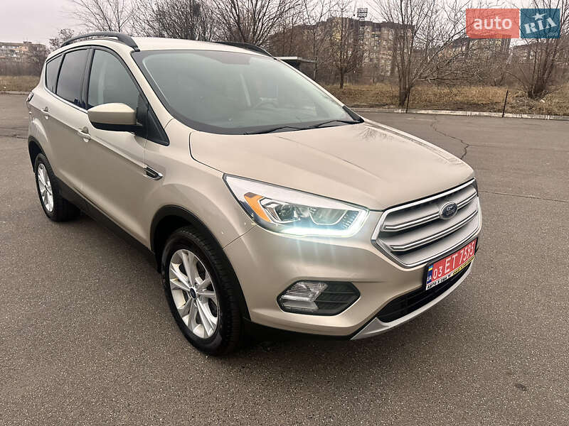 Позашляховик / Кросовер Ford Escape 2017 в Кривому Розі