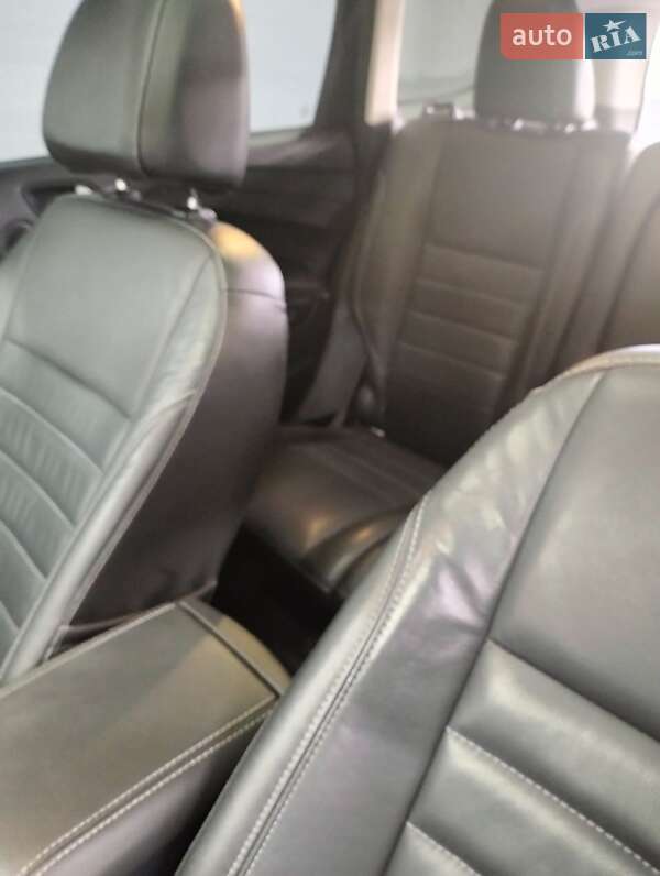 Внедорожник / Кроссовер Ford Escape 2015 в Долине
