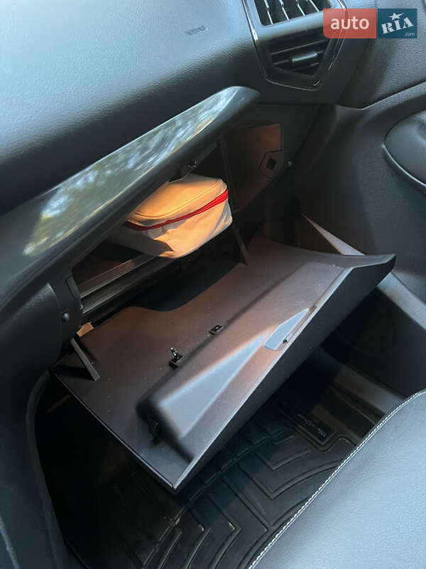 Позашляховик / Кросовер Ford Escape 2015 в Києві