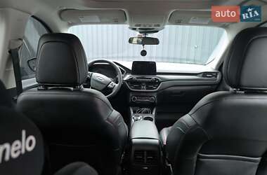 Внедорожник / Кроссовер Ford Escape 2021 в 