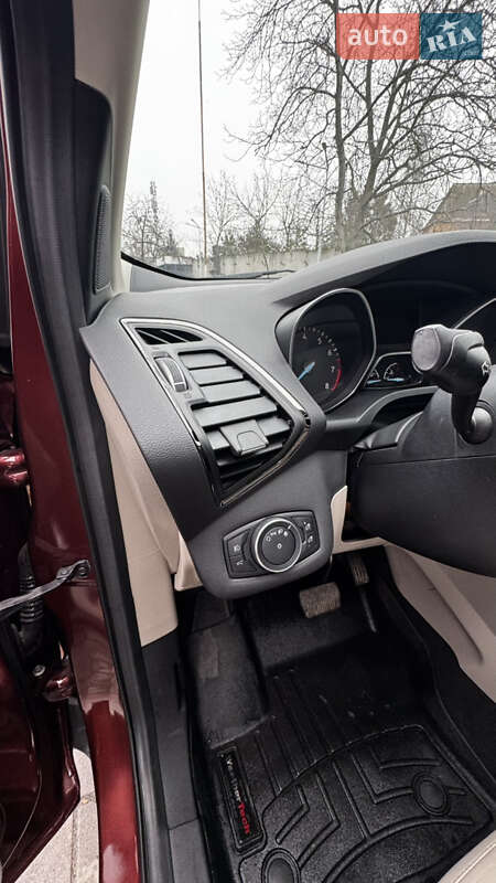 Внедорожник / Кроссовер Ford Escape 2017 в Виннице