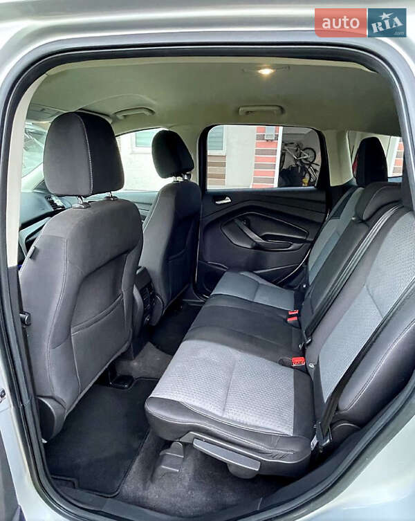 Внедорожник / Кроссовер Ford Escape 2017 в Львове