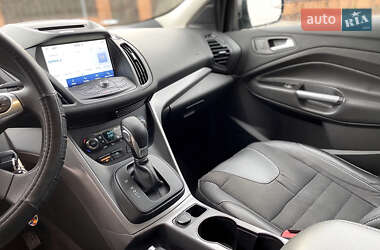 Внедорожник / Кроссовер Ford Escape 2015 в 
