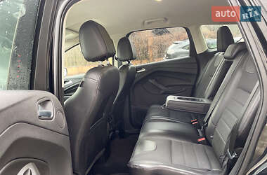 Внедорожник / Кроссовер Ford Escape 2015 в 