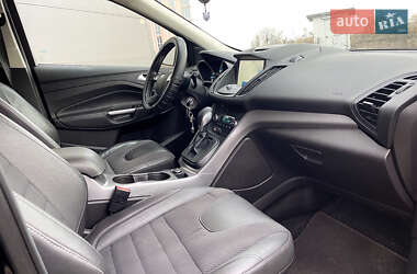 Внедорожник / Кроссовер Ford Escape 2015 в 