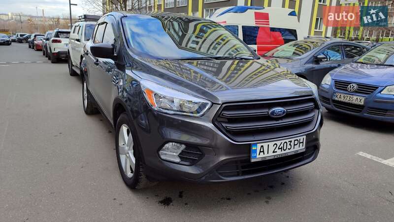 Внедорожник / Кроссовер Ford Escape 2017 в Ирпене