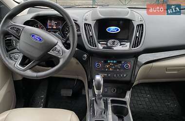 Позашляховик / Кросовер Ford Escape 2019 в Кам'янському