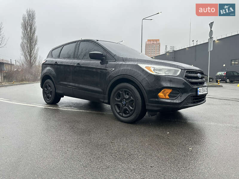 Позашляховик / Кросовер Ford Escape 2017 в Києві