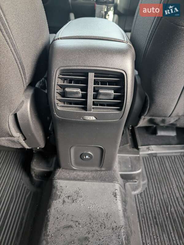 Позашляховик / Кросовер Ford Escape 2023 в Здолбуніві