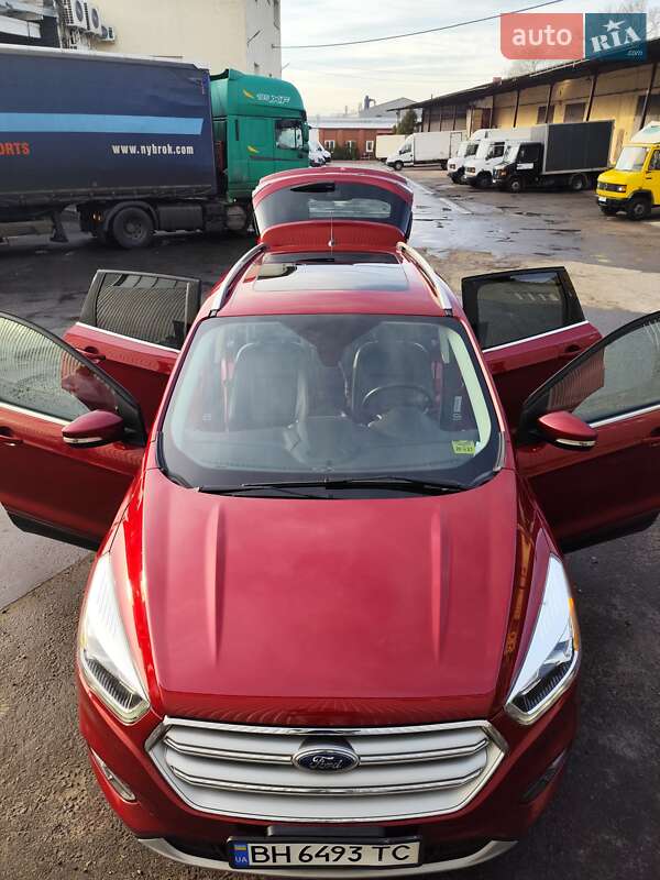 Внедорожник / Кроссовер Ford Escape 2016 в Одессе
