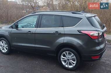 Внедорожник / Кроссовер Ford Escape 2018 в Дубно