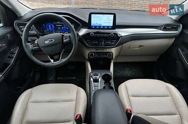 Внедорожник / Кроссовер Ford Escape 2022 в 