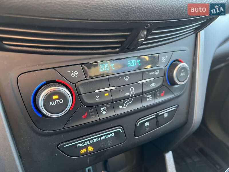 Внедорожник / Кроссовер Ford Escape 2018 в Днепре