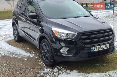 Позашляховик / Кросовер Ford Escape 2017 в Івано-Франківську